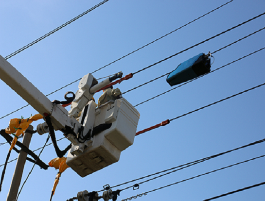 國(guó)網(wǎng)山東電力使用絕緣涂覆機(jī)器人進(jìn)行裸導(dǎo)線絕緣化改造